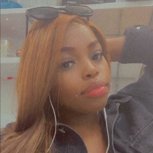 Meet your Posher, Desiree